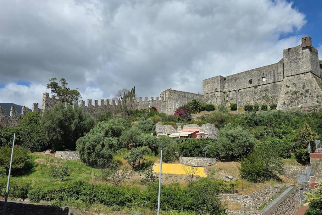 Tra Mare E Castello Apartman La Spezia Kültér fotó
